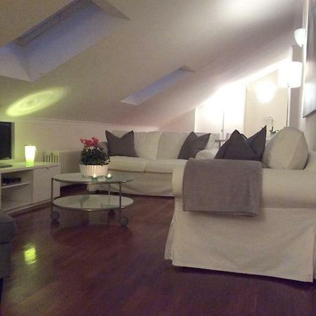 Apartment La Mansarda ألبا المظهر الخارجي الصورة